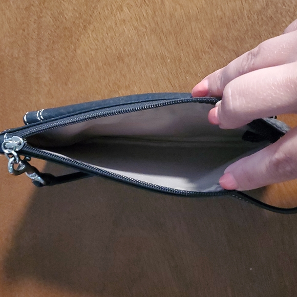 Coach Pebbled Black Leather Wristlet - Picture 4 of 6